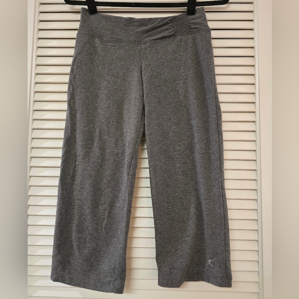 Danskin - Grey Workout Athletic Casual Capri Pants
